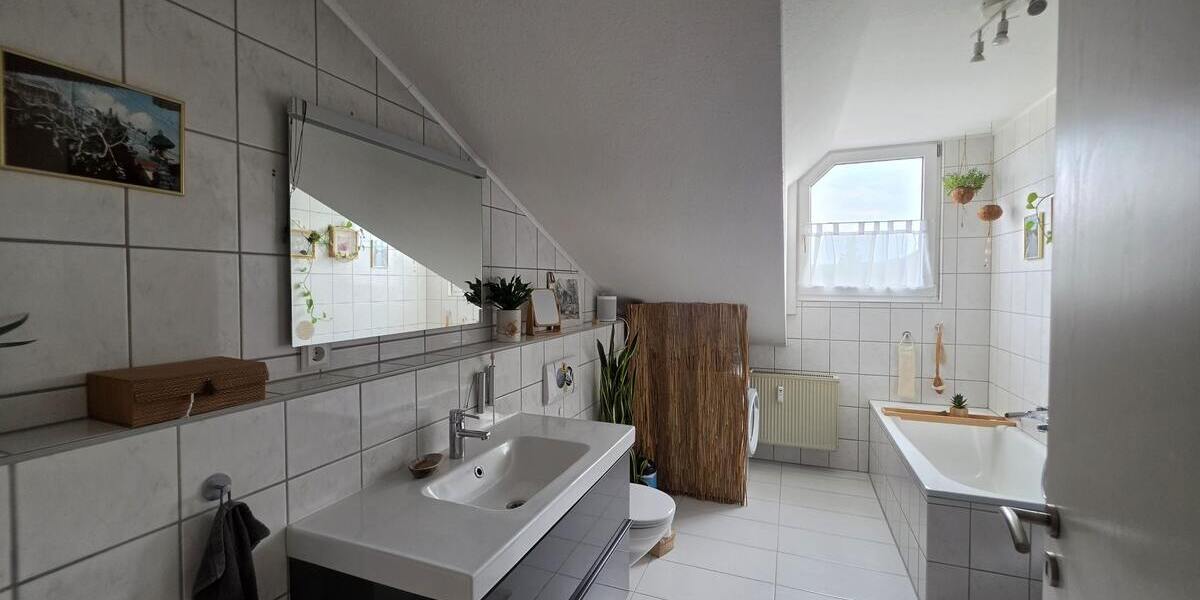 Tageslichtbad mit Wanne & Dusche